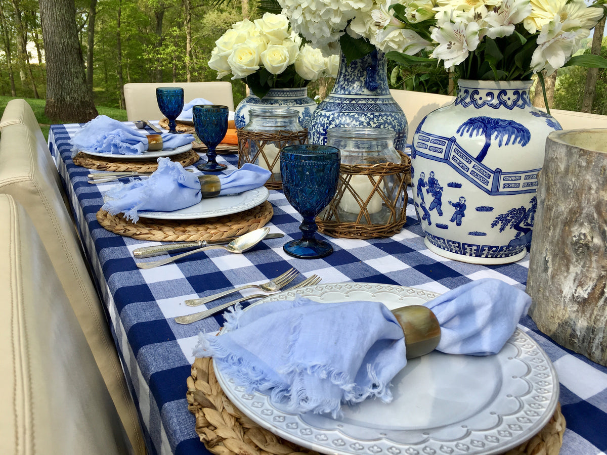 You Blue Me Away Tablescape Kit — White Napkins, Without Vases