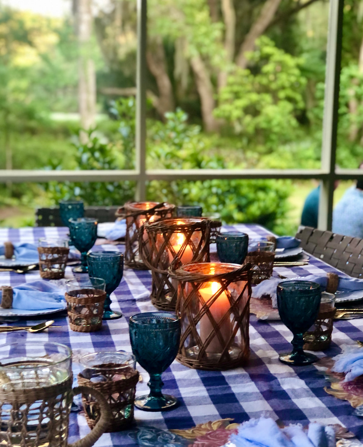 You Blue Me Away Tablescape Kit — Blue Napkins, Without Vases